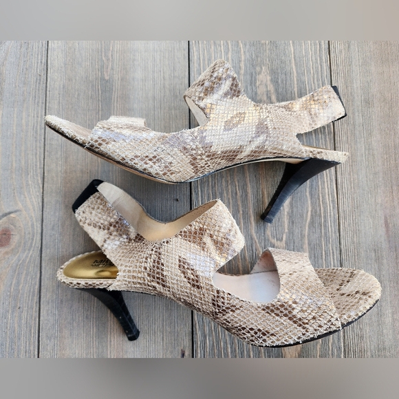 Michael Kors MK Elegant Snakeskin Patterned Heels - Picture 1 of 11